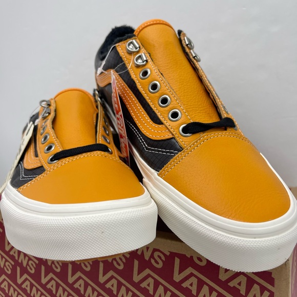 Vans Men’s Old Skool All Weather Mte
(Mte) Apricot/Black Sneakers
VN0A348F2NF - Picture 3 of 16